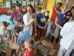Na opolskie oddziały pediatryczne trafiły klocki dla małych pacjentów