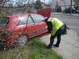 23-latek zasnął za kierownicą i spowodował wypadek