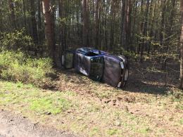 Volkswagen golf dachował pod Opolem