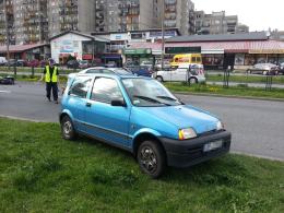 Kierowca fiata spowodował zderzenie z motorowerem