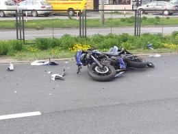 Kierowca fiata spowodował zderzenie z motorowerem
