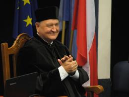 Profesor Ryszard Knosala doktorem honoris causa PO