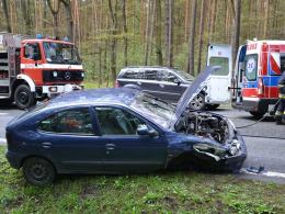 Trzy osoby ranne w zderzeniu dwóch aut w Dąbrowie