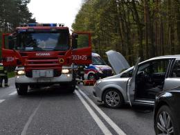 Trzy osoby ranne w zderzeniu dwóch aut w Dąbrowie