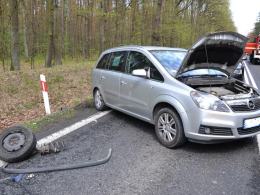 Trzy osoby ranne w zderzeniu dwóch aut w Dąbrowie