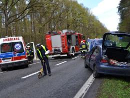 Trzy osoby ranne w zderzeniu dwóch aut w Dąbrowie