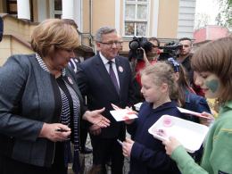 Para Prezydencka wręczyła Opolanom Kartę Dużej Rodziny