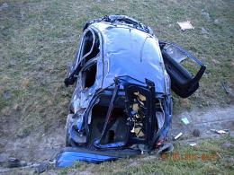 Wypadek na A4. Kierowca peugeot zginął, trzy osoby zostały ranne.