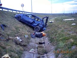 Wypadek na A4. Kierowca peugeot zginął, trzy osoby zostały ranne.