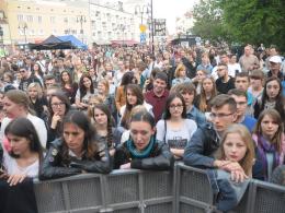 Poprzytula, Mela Koteluk i Happysad na Placu Wolności zgromadziły tłumy