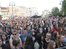 Poprzytula, Mela Koteluk i Happysad na Placu Wolności zgromadziły tłumy