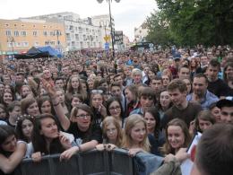 Poprzytula, Mela Koteluk i Happysad na Placu Wolności zgromadziły tłumy