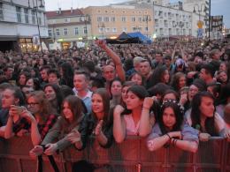 Poprzytula, Mela Koteluk i Happysad na Placu Wolności zgromadziły tłumy