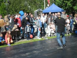 Trwa rodzinny piknik na Placu Wolności