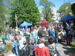 Trwa rodzinny piknik na Placu Wolności
