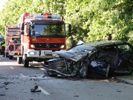 Czołowe zderzenie samochodu z ciężarówką. Zobacz moment wypadku na filmie!