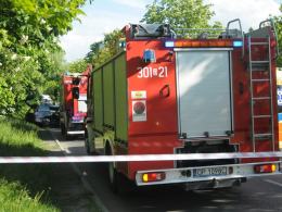 Czołowe zderzenie samochodu z ciężarówką. Zobacz moment wypadku na filmie!