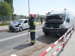 Czołowe zderzenie w Źlinicach, jedna osoba ranna