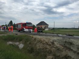 Czołowe zderzenie w Folwarku. Zginął 33-letni kierowca opla.