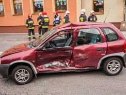 Wypadek na ul. Grudzickiej. Jedna osoba ranna.