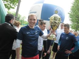 Smocze łodzie na Odrze. Derby Opola wygrała osada politechniki.