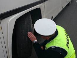 Dzieci miały jechać autobusem z zepsutymi hamulcami