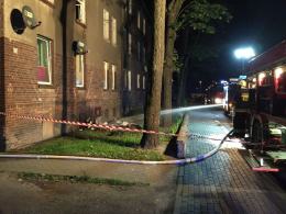 Dwie osoby ranne po pożarze mieszkania na ul. Kolejowej
