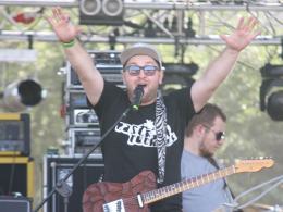 Gwiazdy rocka na błoniach PO. Trwa "Rock Opole 2015".