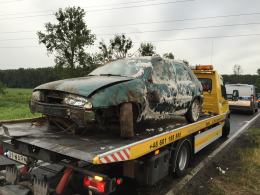 Ford fiesta dachował w Popielowie