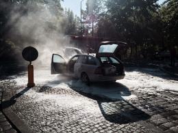 Mercedes spłonął na ul. Barlickiego
