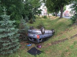 Opel dachował w Czarnowąsach