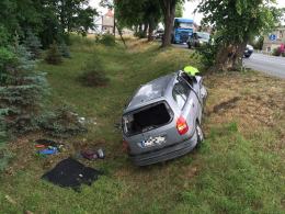 Opel dachował w Czarnowąsach