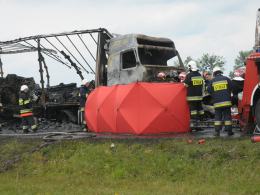 Karambol i pożar na A4. Dwie osoby nie żyją.
