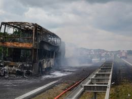 Karambol i pożar na A4. Dwie osoby nie żyją.