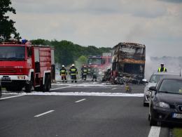 Karambol i pożar na A4. Dwie osoby nie żyją.