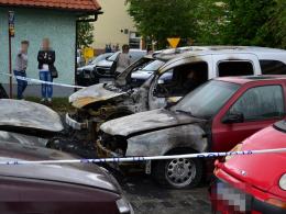 8 samochodów spłonęło w nocy w Grodkowie