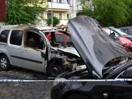 8 samochodów spłonęło w nocy w Grodkowie
