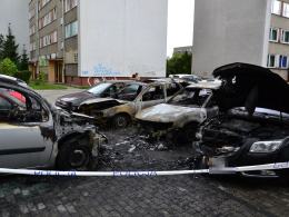 8 samochodów spłonęło w nocy w Grodkowie