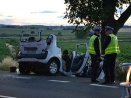 Citroen uderzył w drzewo. 36-letni kierowca zginął na miejscu.