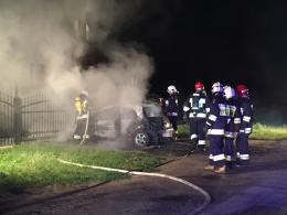 Ktoś podpalił samochód we Wrzoskach