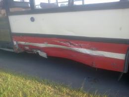 Pijany kierowca fiata wjechał w autobus