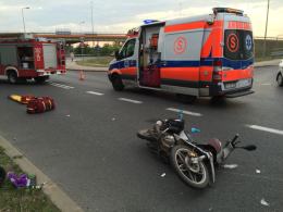 Zderzenie samochodu z motorowerem. Ranny 59-latek.