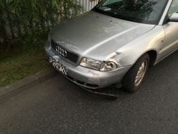 Zderzenie samochodu z motorowerem. Ranny 59-latek.