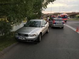 Zderzenie samochodu z motorowerem. Ranny 59-latek.