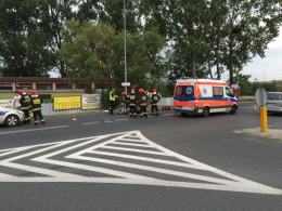 Zderzenie samochodu z motorowerem. Ranny 59-latek.
