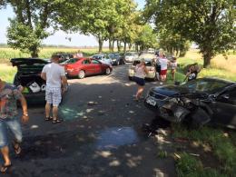 6 samochodów zderzyło się w powiecie nyskim