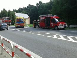 Kierowca renault zasnął za kierownicą i wjechał do rowu