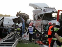 Mieszkańcy Nysy zginęli w karambolu na A4. Będzie żałoba.