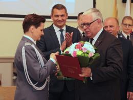 Nadinsp. Irena Doroszkiewicz witana z honorami w opolskiej komendzie