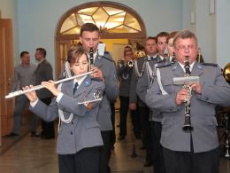 Nadinsp. Irena Doroszkiewicz witana z honorami w opolskiej komendzie